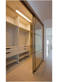 Линейная гардеробная комната с дверями купе Белово