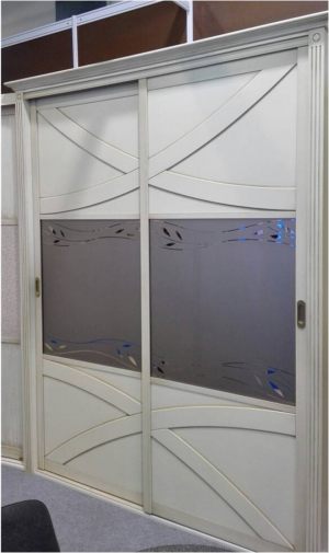 Классический шкаф купе с эксклюзивным декором Белово